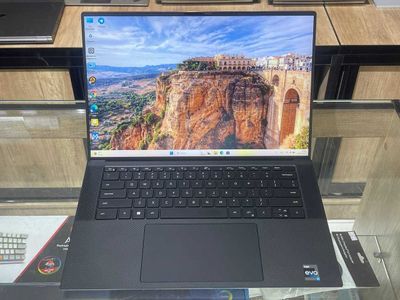 DELL XPS 15 9530 Core i7-13700H ram 32 ssd 1T Intel Arc A370M Graphics