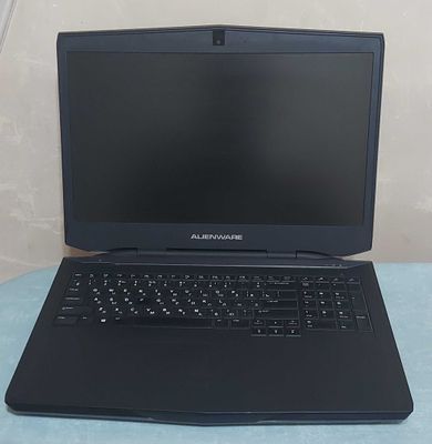 Продается ноутбук Dell Alienware 17