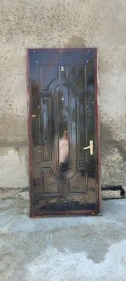 Мустахкам ешик сотилади