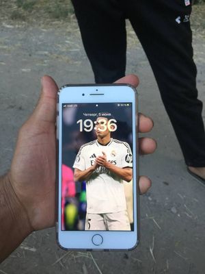 iphone 8 +. sotiladi