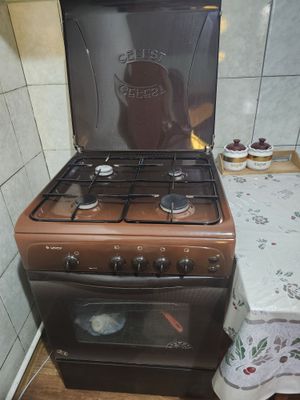 Газовая плита в хорошем состоянии