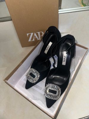 Zaradan yangi kiyimlagan tufli 350.000