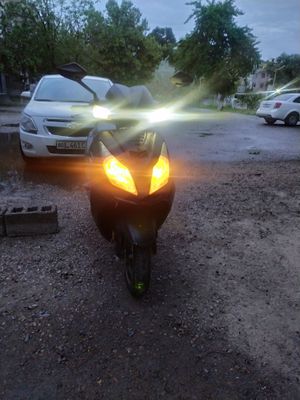 Skuter sotiladi 80 kub