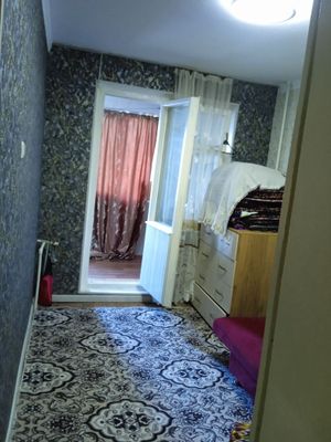 Продается квартира 2 комнатная,сделанная под 3-х .Киргили Гульшан,29шк