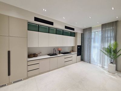 Продается новый дом 5 комнат, ор-р: Центр Луначарского, 1 м²