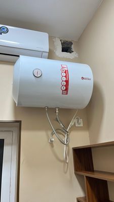 Продается Аристон вода нагреватель!
