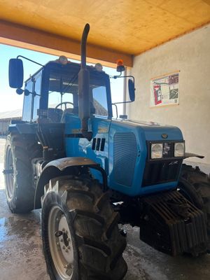Traktor Belarus 1221