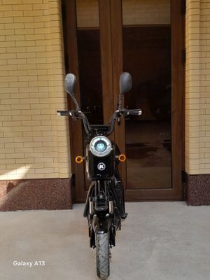 Скутер чорни Kivi max