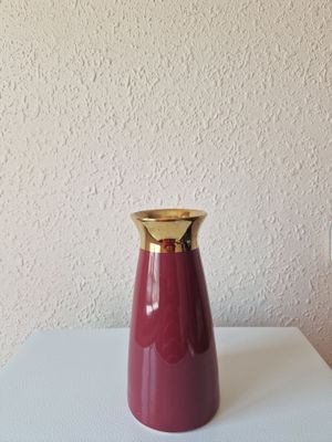 Gullar uchun keramikadan vaza