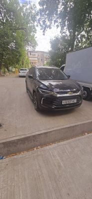 Treker mashina sotiladi