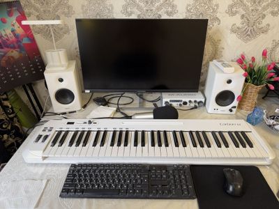 Tayyor studia sotiladi. B2, m-audio, edifier mr4, samsun carbon61 midi