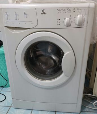 Продаётся стиральная машина Indesit wia82 итальянской сборки