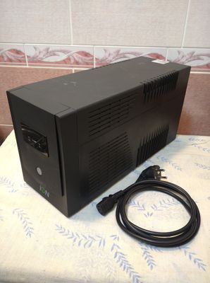 UPS iON 2000VA 1200W.