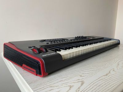 Novation Impulse 61, профессиональный midi controller