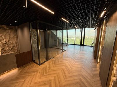 Услуги по ремонту офисов в бизнес - центре