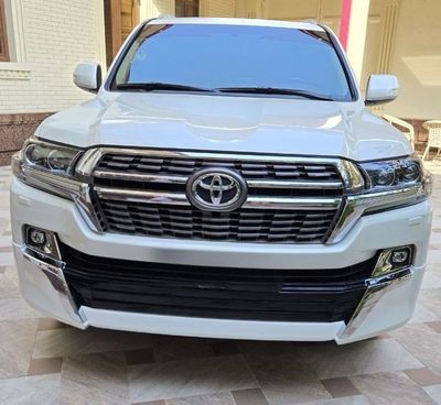 Toyota Land Cruiser 200 GX.R V8 2019 год