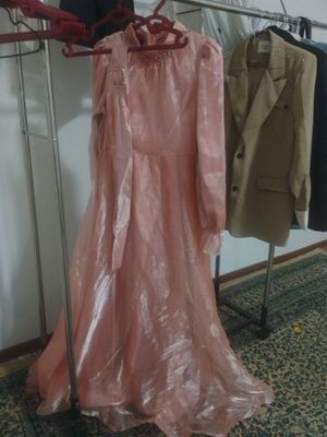 vecherniy koʻylak hijoblilarga ham toʻgʻri keladi