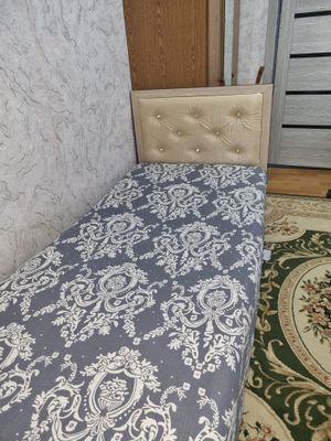 Кроват одноместный с матрасом