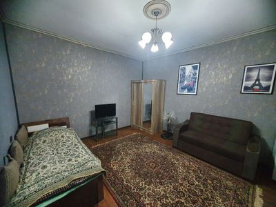 Мирабадский район армянский центр сдаётся дворик.