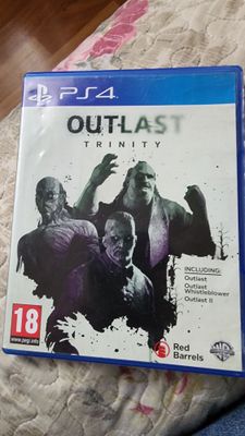Продаю игру OUTLAST TRINITY на 2 дисках для PS4