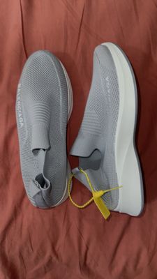 Женские кроссовки