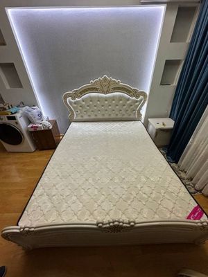 Кровать двуспальная