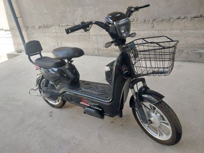 Elektroskuter sotiladi