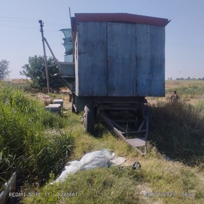 Asalari oilasi vagon bilan
