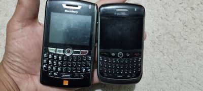 Продаются сотовый телефон BlackBerry и motorola