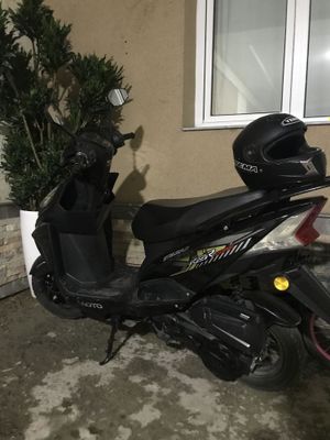 Skuter srochni sotiladi 150 kub