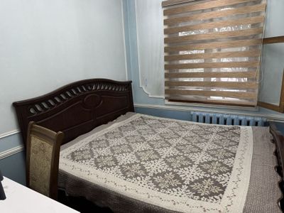 Sebzor 21 da zaksni oldida Gafur Gulom metroga yaqin joyda