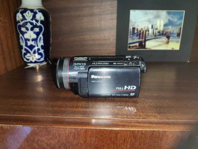 Видеокамера Panasonic HDC-HS700