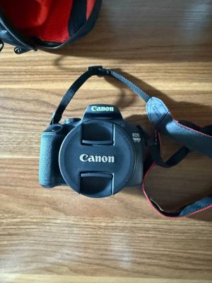 Canon EOS 2000D продается