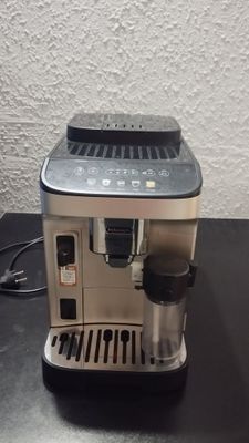 Кофе машина Delonghi