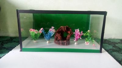 Akvarium sotiladi