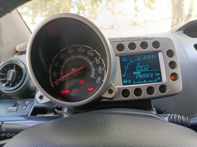 Mashina zoʻr katta matoʻr 5.30. Moy quyiladi