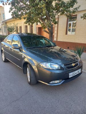 Jentra elegant plus sotiladi