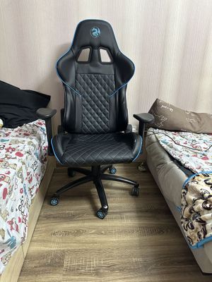 Продам игровое кресло
