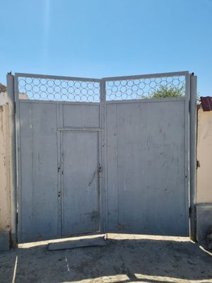 Дарвоза сотилади