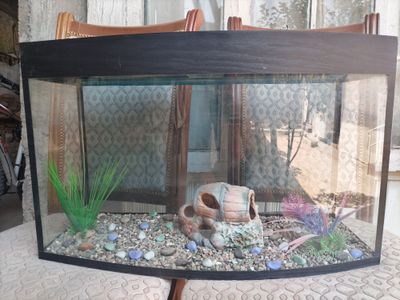 Akvarium sotiladi