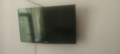 Televizor sotiladi 32