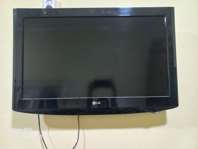 Televizor sotiladi