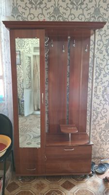 Продаётся прихожая