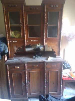 Продаётся "Старинный буфет"