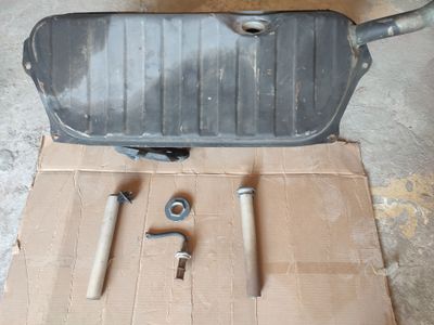 Мерседес W 201 190. W 123. Датчик уровня бензина. Бензобак