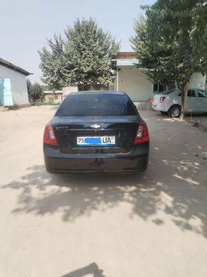 Gentra sotiladi.