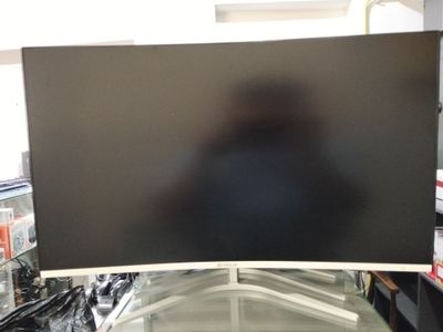 Avtechpro 32 curved 165hz monitorla sotiladi