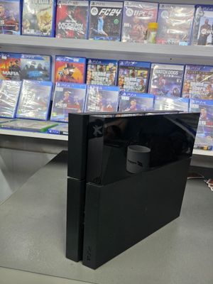 Продается игровой консол Sony Playstation 4