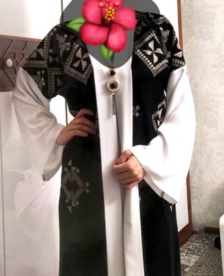 Dubai abaya