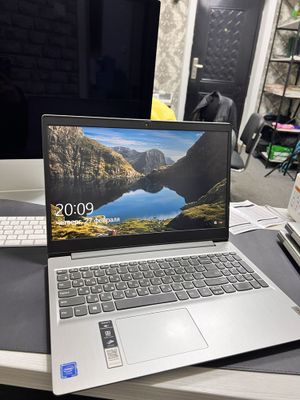 Lenovo celeron sotiladi